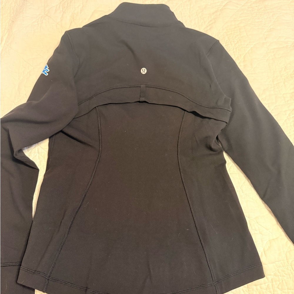 Lululemon Define Jacket - Picture 5 of 5